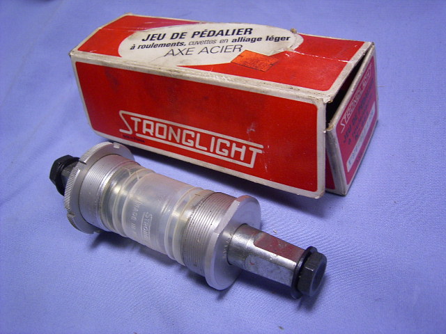 Stronglight No.651 alloy cups and steel spindle BB set